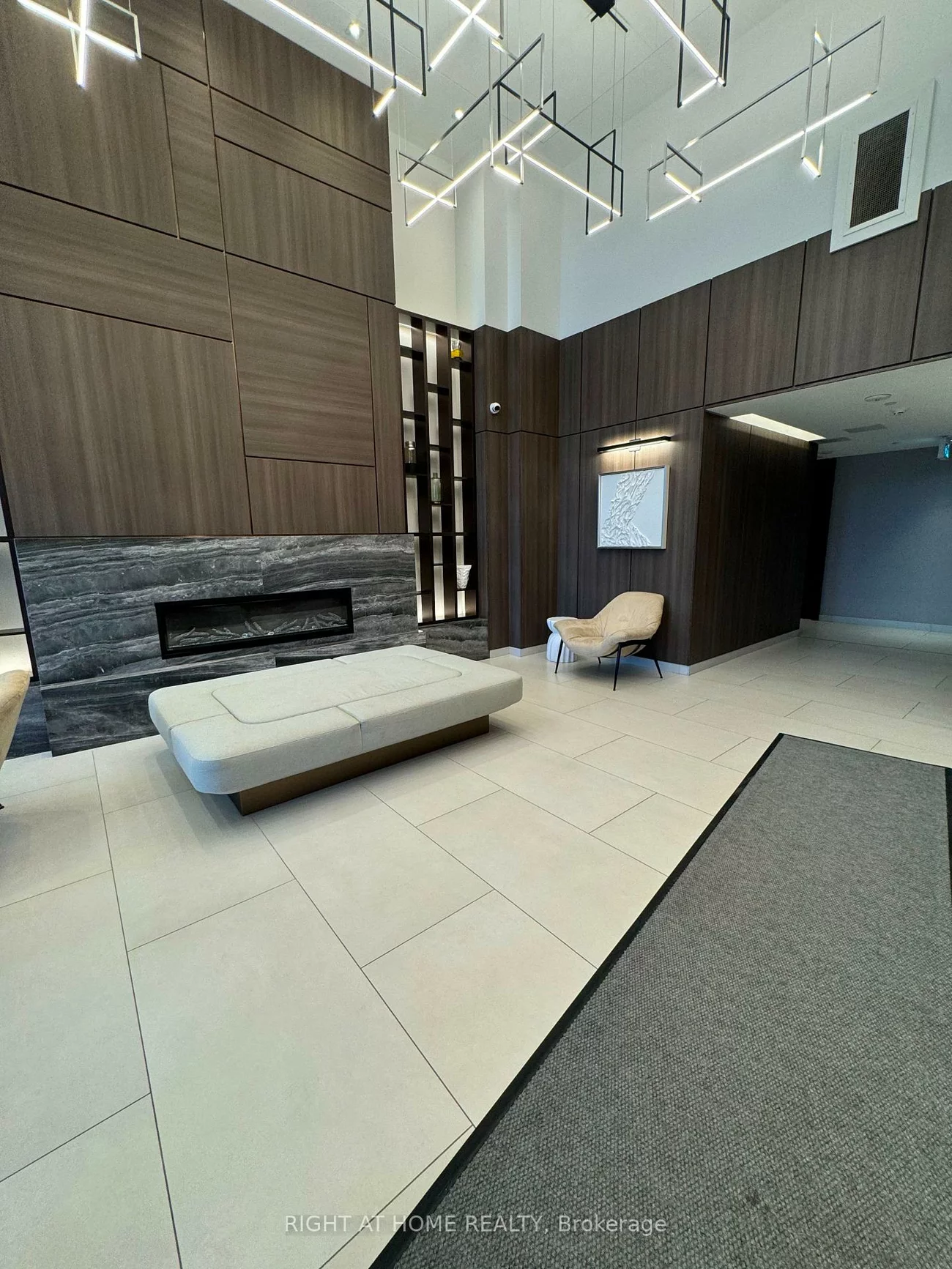 1035, Southdown, Clarkson, Mississauga
