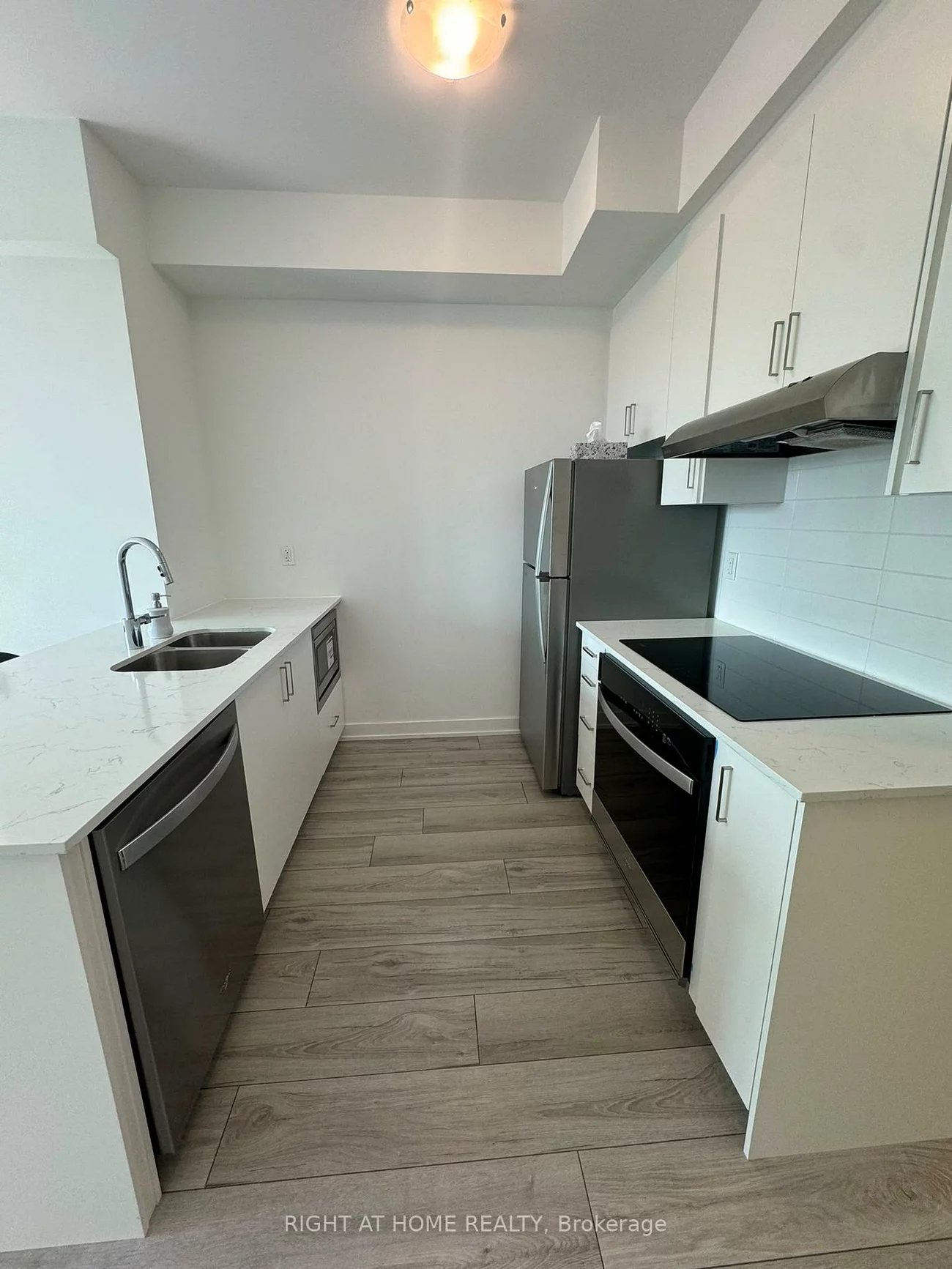 1035, Southdown, Clarkson, Mississauga