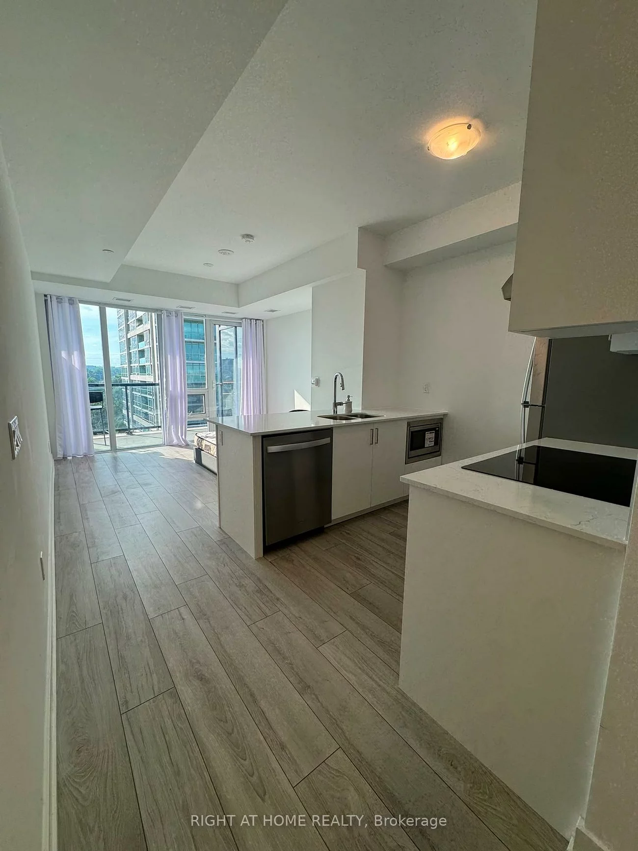 1035, Southdown, Clarkson, Mississauga