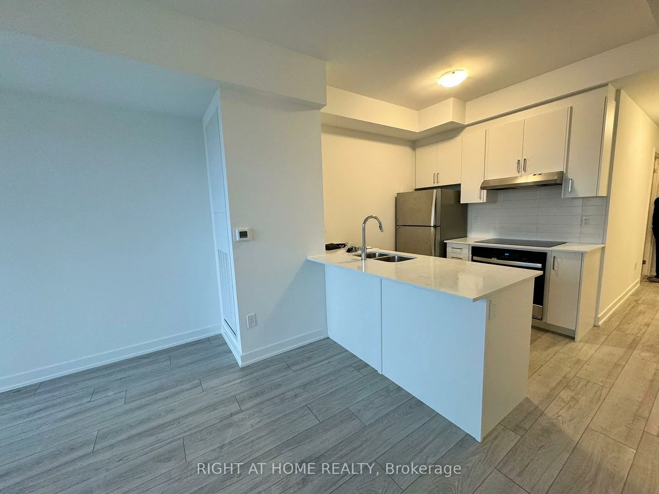 1035, Southdown, Clarkson, Mississauga
