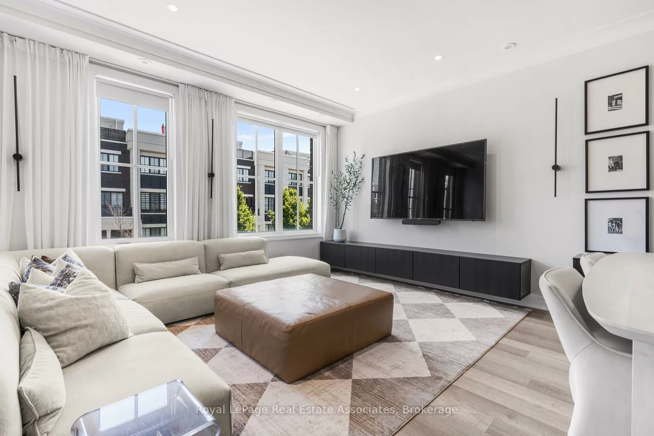657, Cricklewood, Mineola, Mississauga