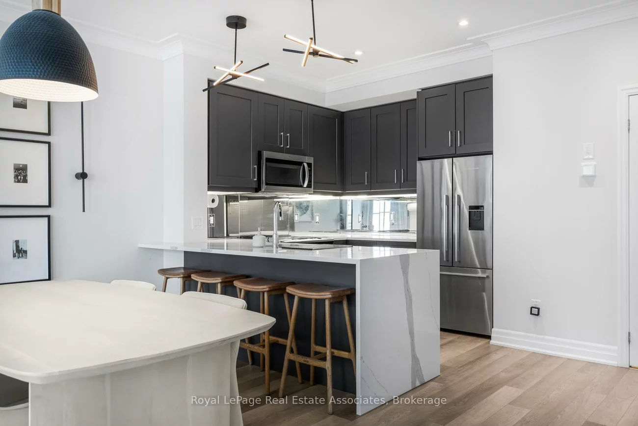 657, Cricklewood, Mineola, Mississauga