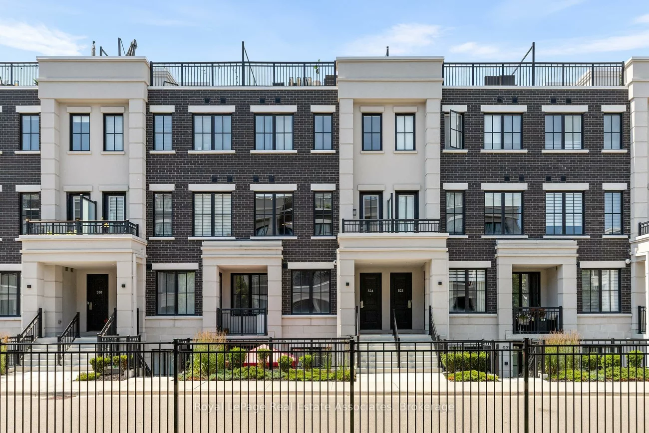657, Cricklewood, Mineola, Mississauga
