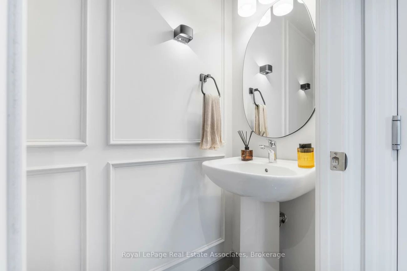 657, Cricklewood, Mineola, Mississauga