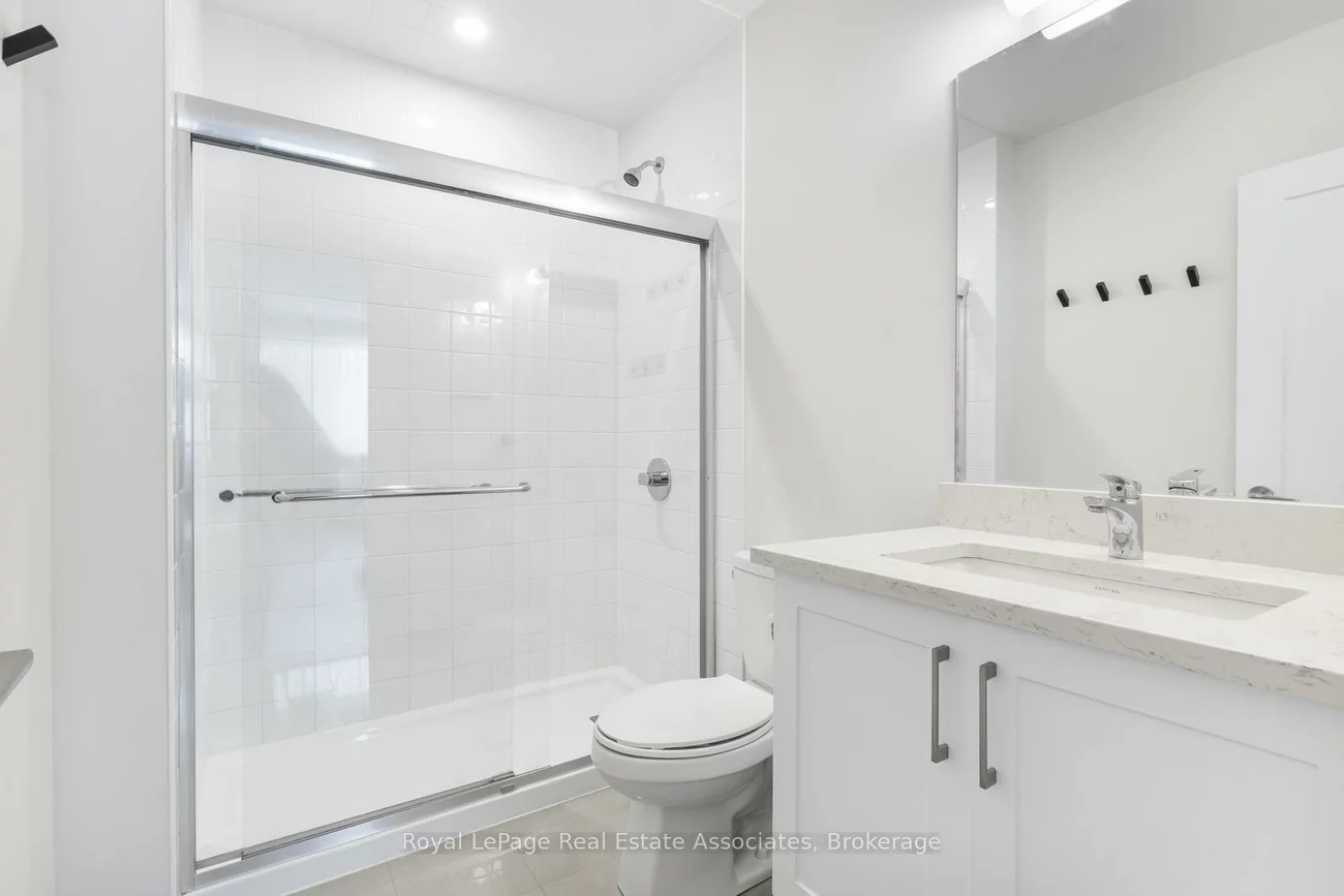 657, Cricklewood, Mineola, Mississauga