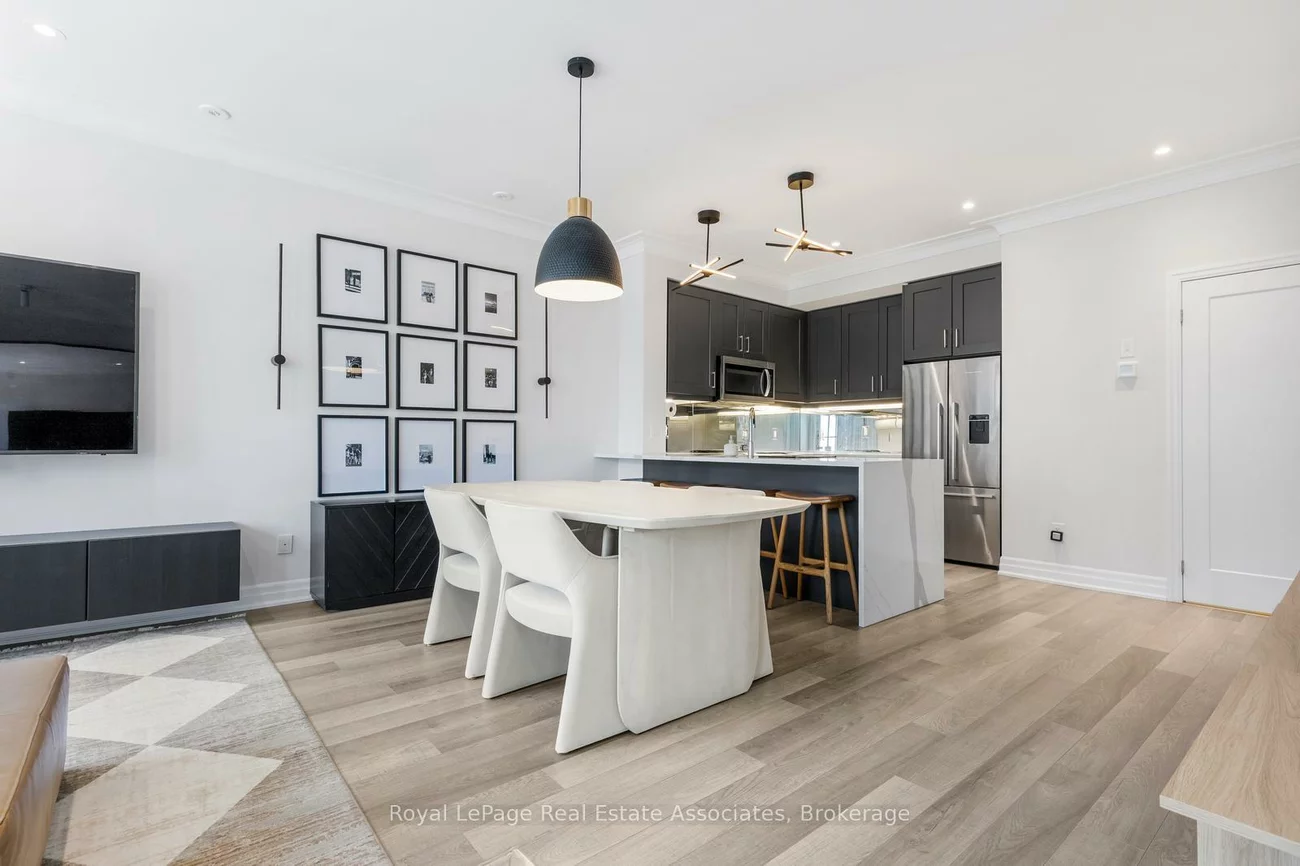 657, Cricklewood, Mineola, Mississauga