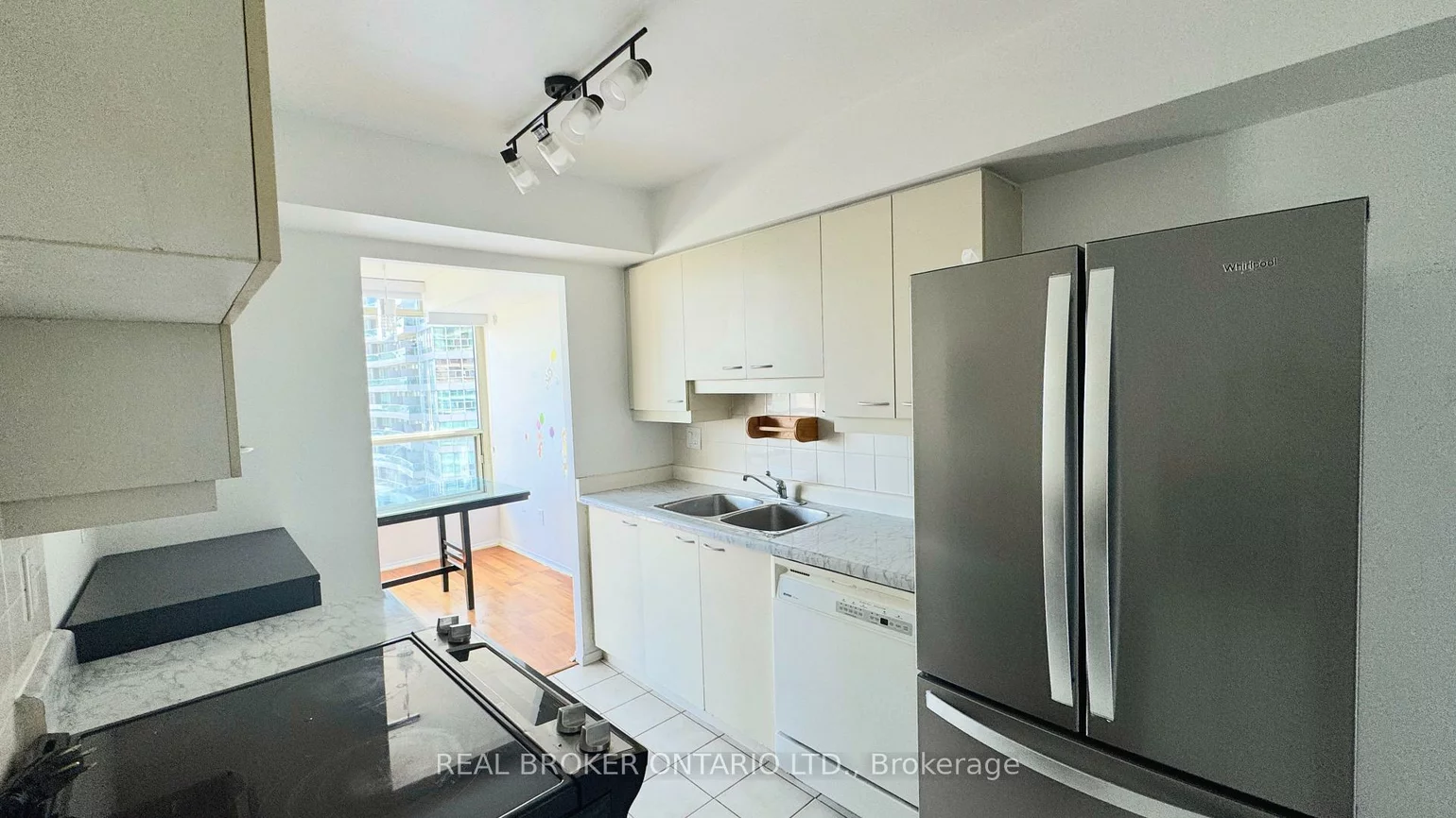 55, Elm, City Centre, Mississauga