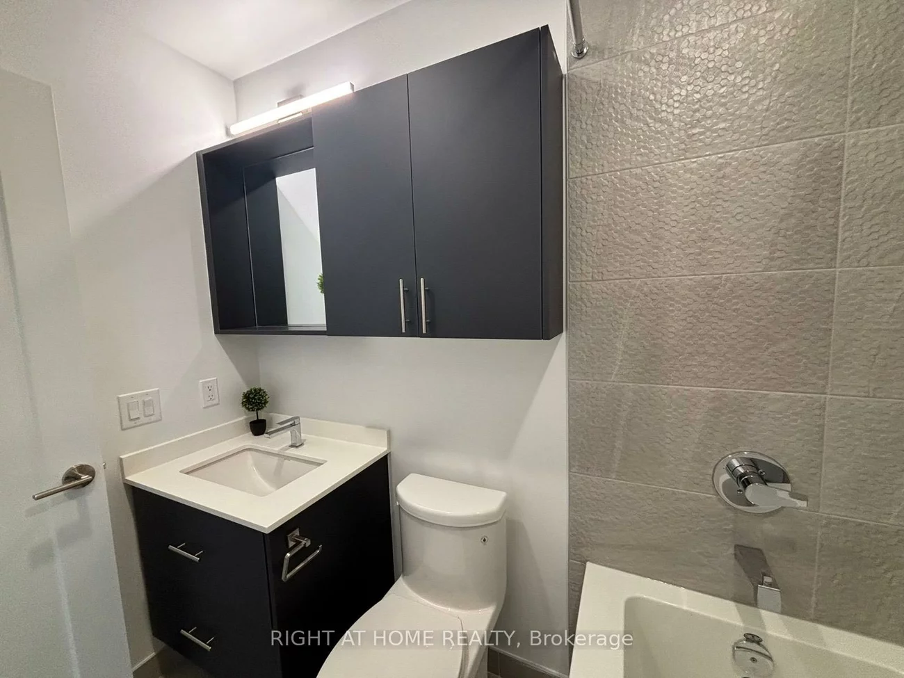 5105, Hurontario, Hurontario, Mississauga