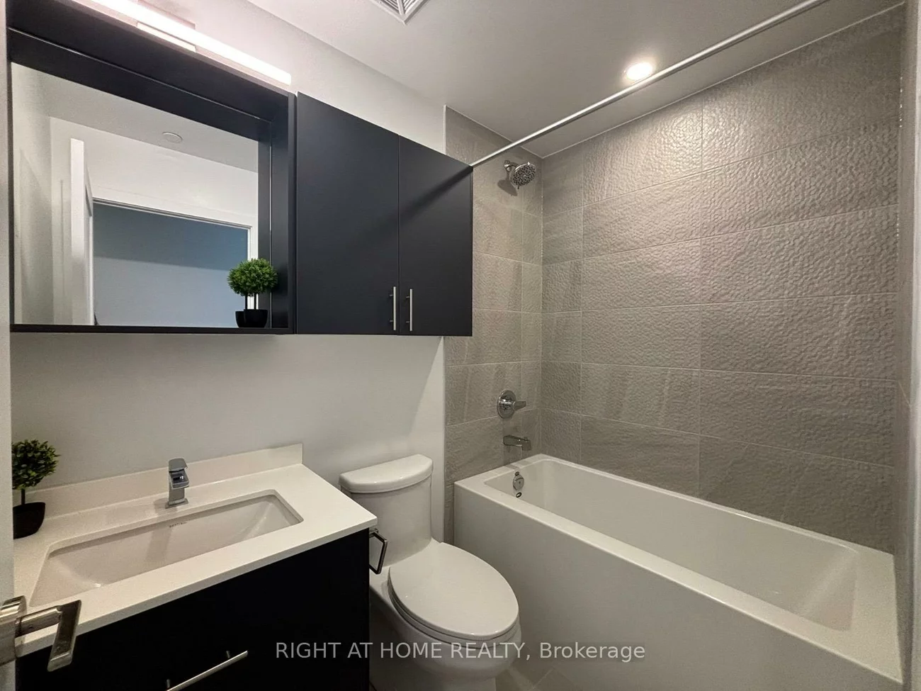 5105, Hurontario, Hurontario, Mississauga