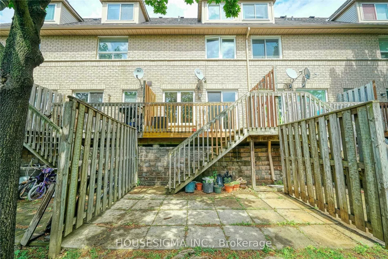 80, Strathaven, Hurontario, Mississauga