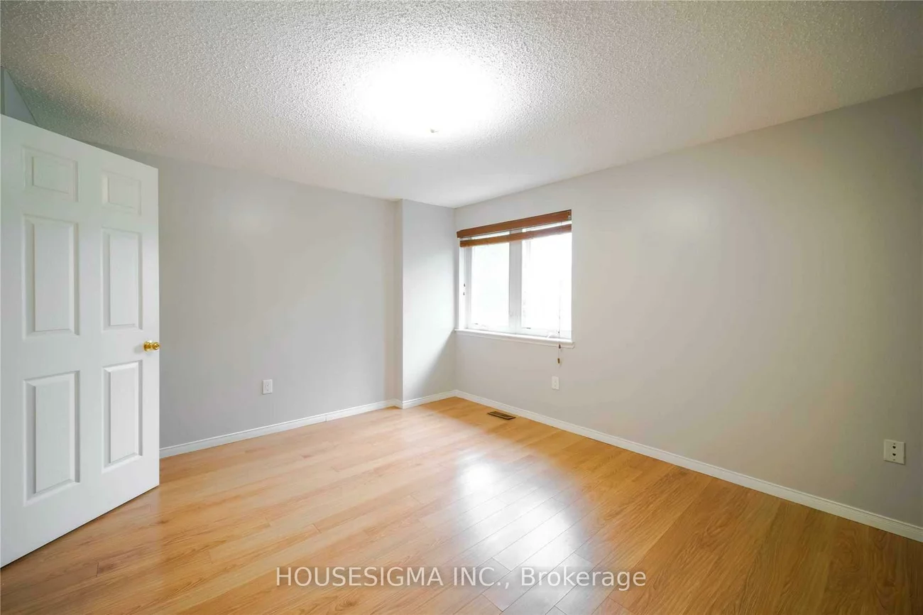 80, Strathaven, Hurontario, Mississauga
