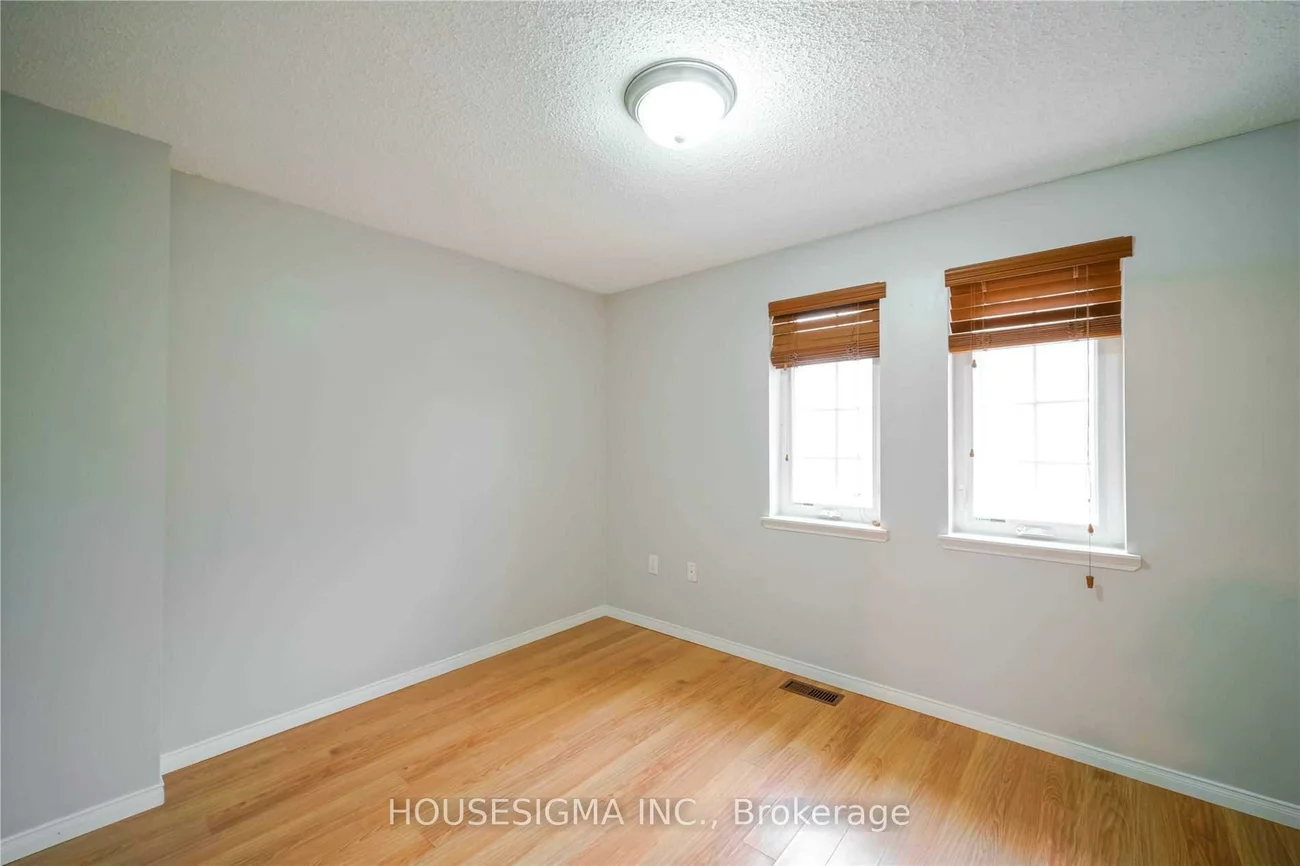 80, Strathaven, Hurontario, Mississauga