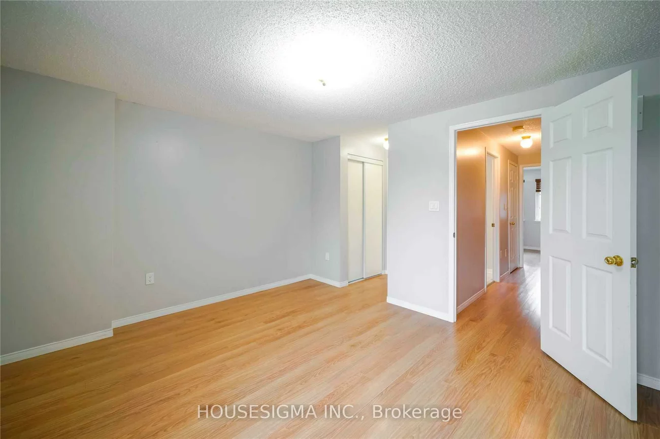 80, Strathaven, Hurontario, Mississauga