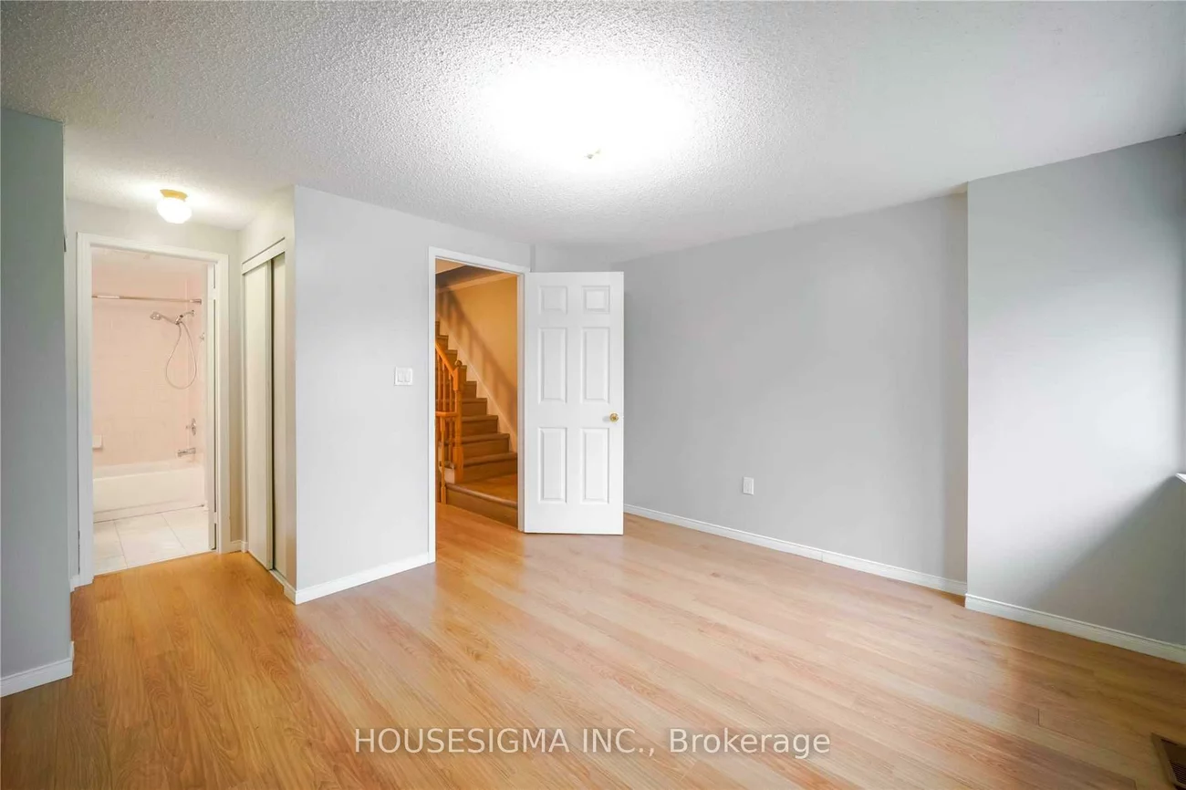 80, Strathaven, Hurontario, Mississauga