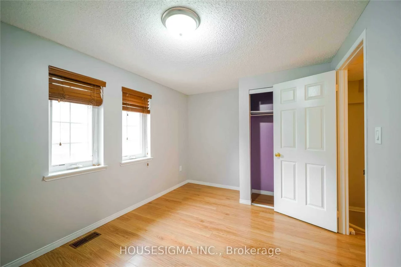 80, Strathaven, Hurontario, Mississauga