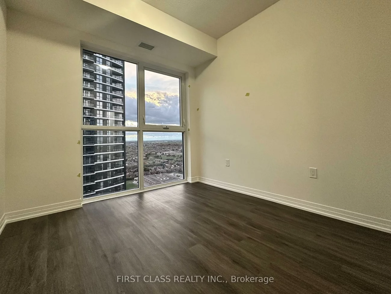 15, Watergarden, Hurontario, Mississauga