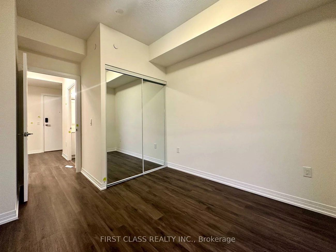 15, Watergarden, Hurontario, Mississauga