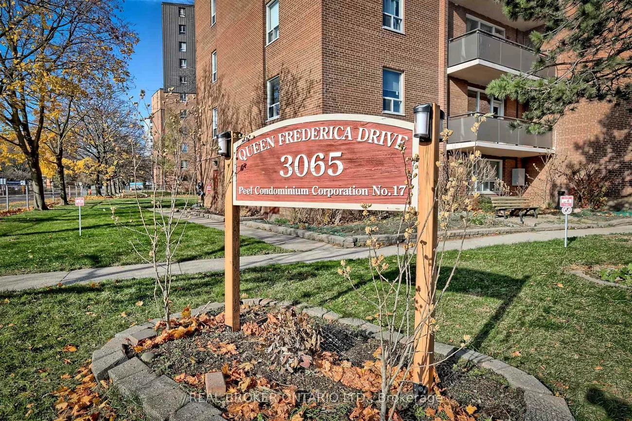 3065, Queen Frederica, Applewood, Mississauga