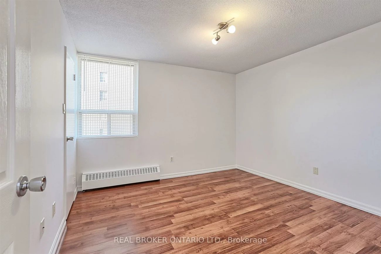 3065, Queen Frederica, Applewood, Mississauga