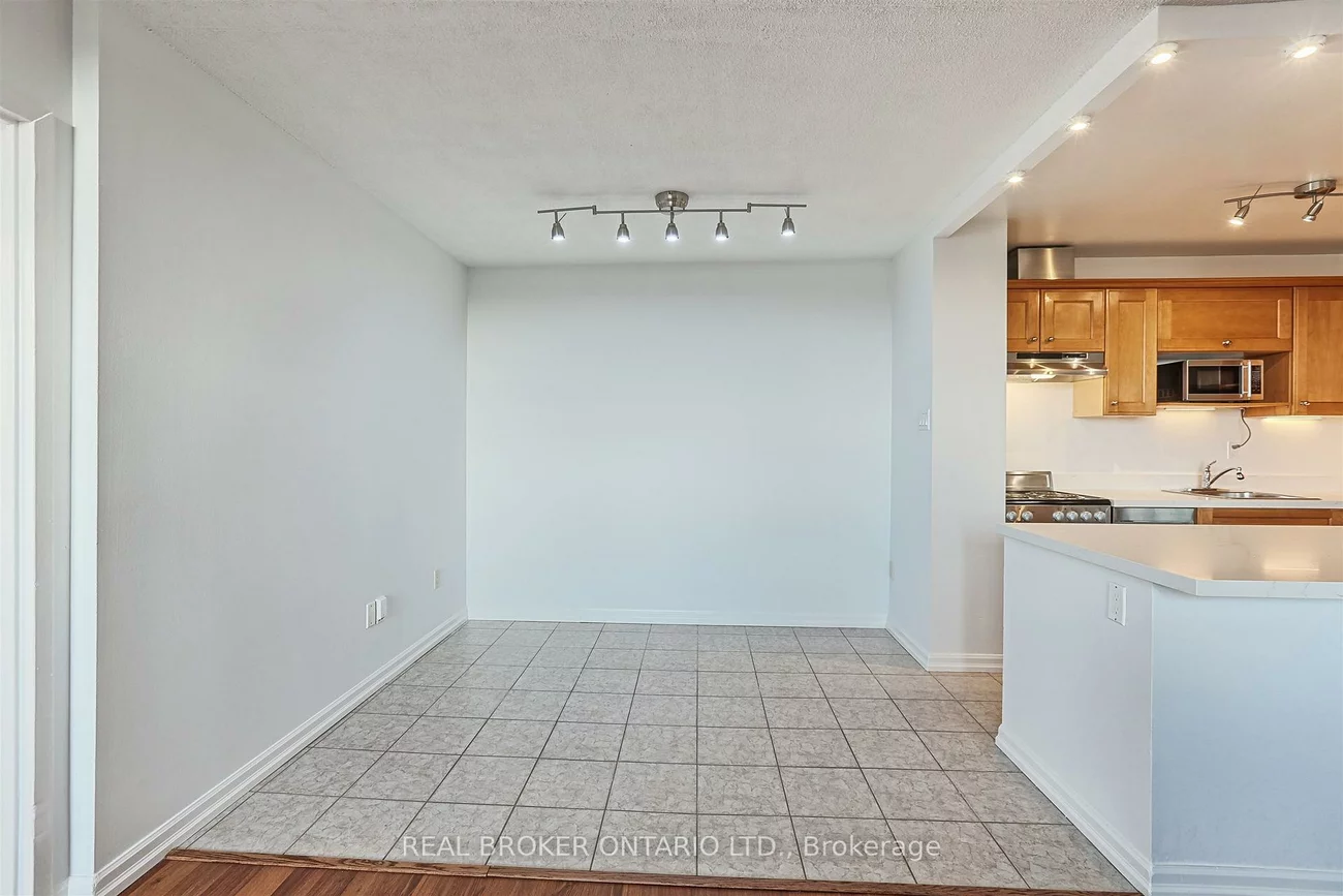 3065, Queen Frederica, Applewood, Mississauga