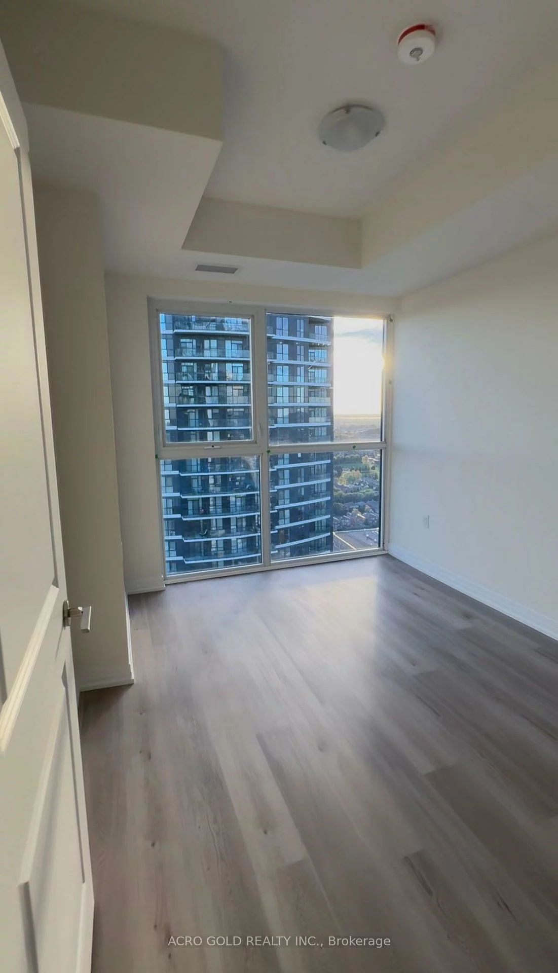 15, Watergarden, Hurontario, Mississauga