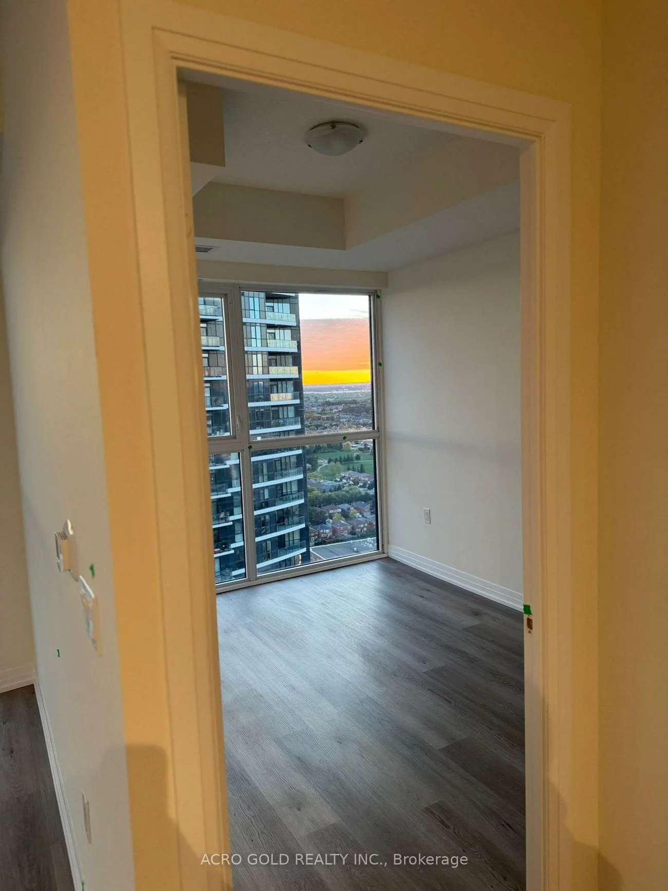 15, Watergarden, Hurontario, Mississauga