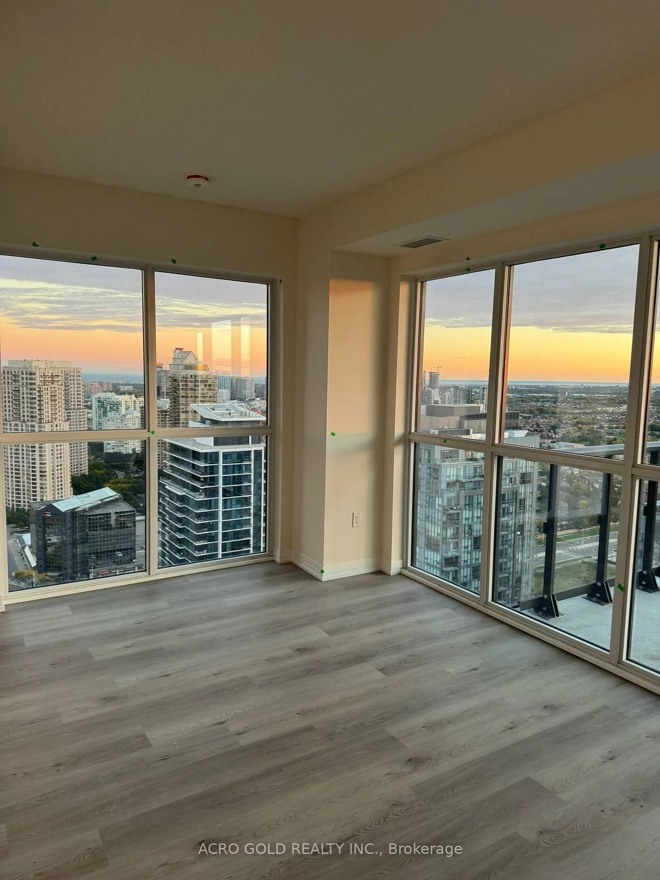 15, Watergarden, Hurontario, Mississauga