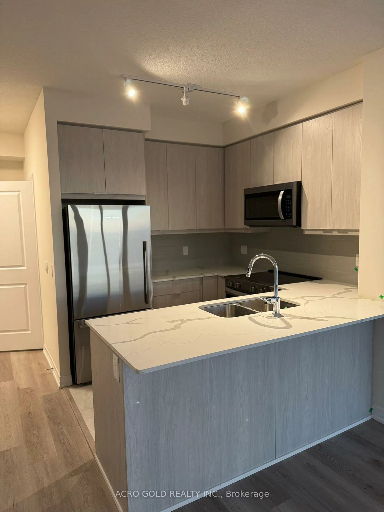 15, Watergarden, Hurontario, Mississauga