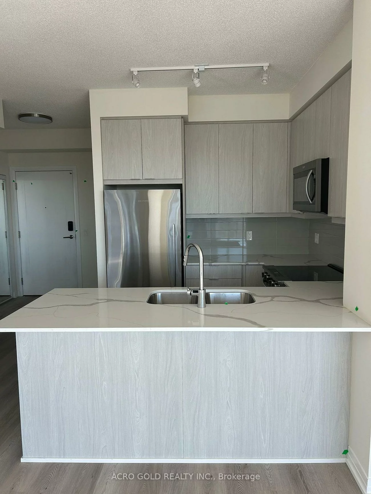 15, Watergarden, Hurontario, Mississauga