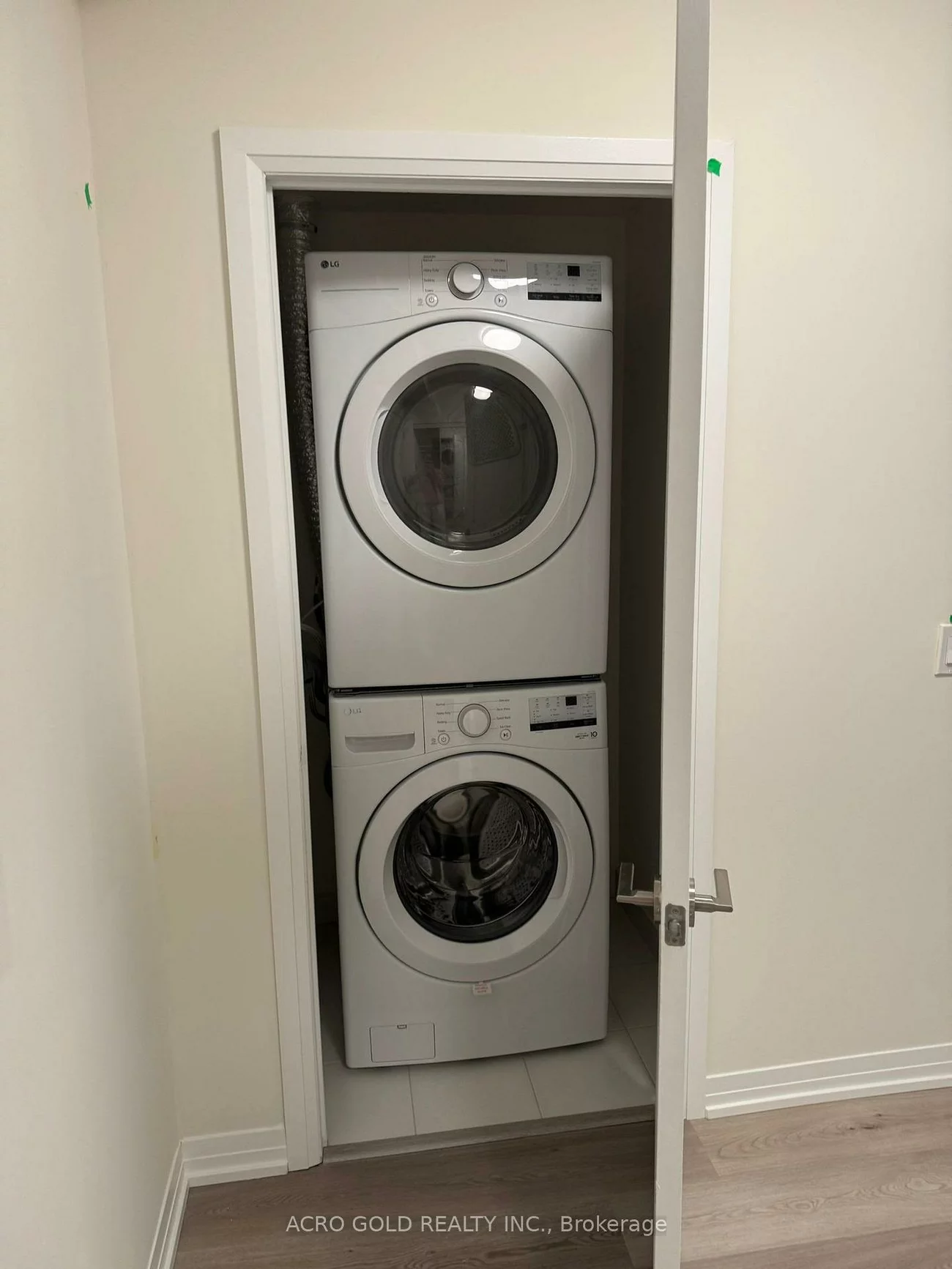 15, Watergarden, Hurontario, Mississauga