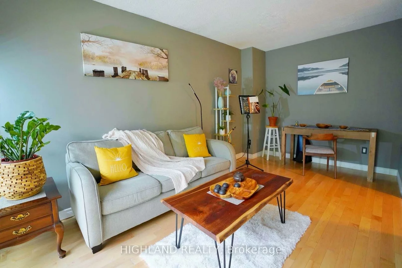 2605, Woodchester, Sheridan, Mississauga