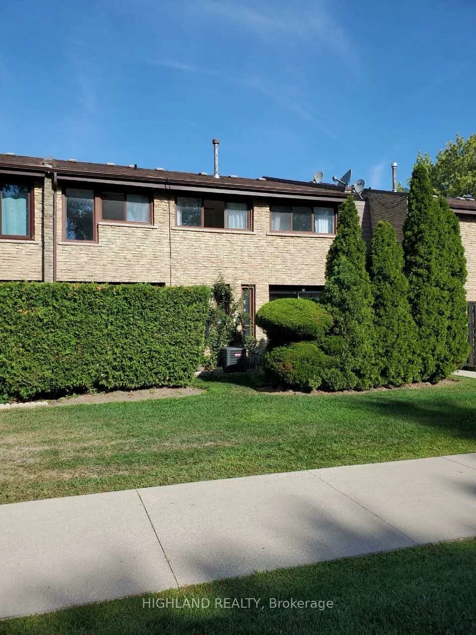 2605, Woodchester, Sheridan, Mississauga