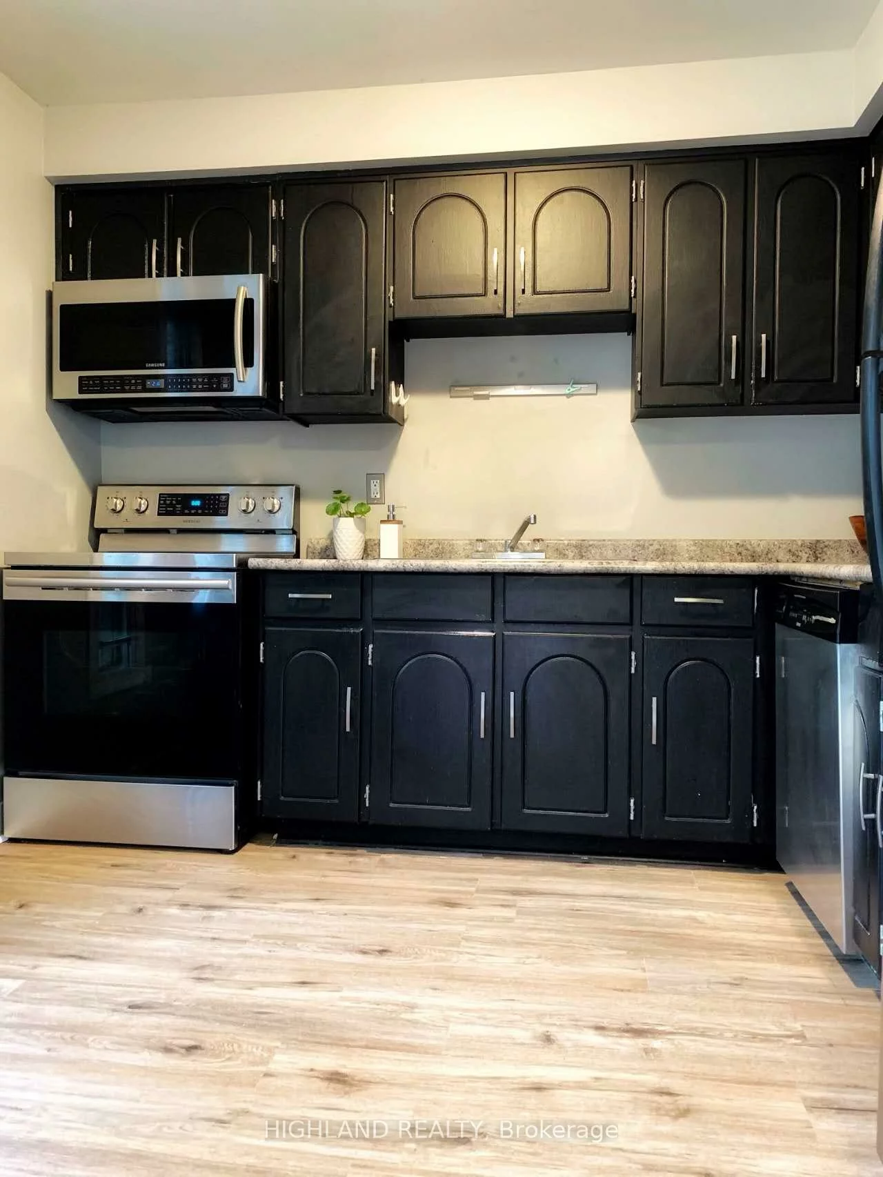 2605, Woodchester, Sheridan, Mississauga