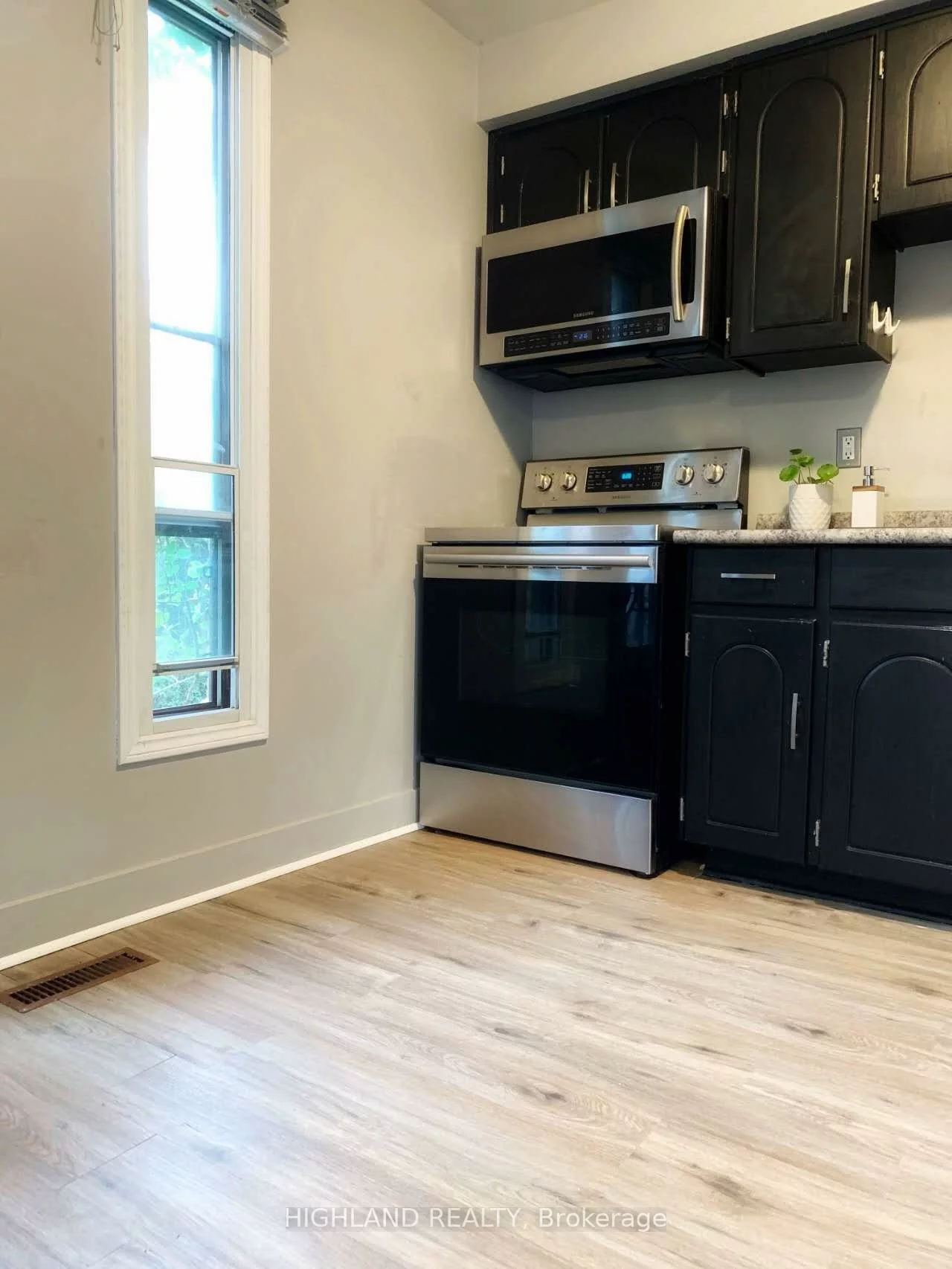 2605, Woodchester, Sheridan, Mississauga