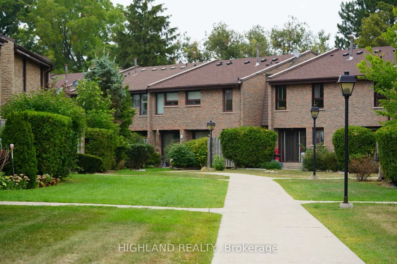 2605, Woodchester, Sheridan, Mississauga