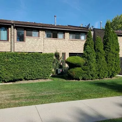 2605, Woodchester, Sheridan, Mississauga