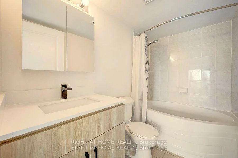 2565, Erin Centre, Erin Mills, Mississauga