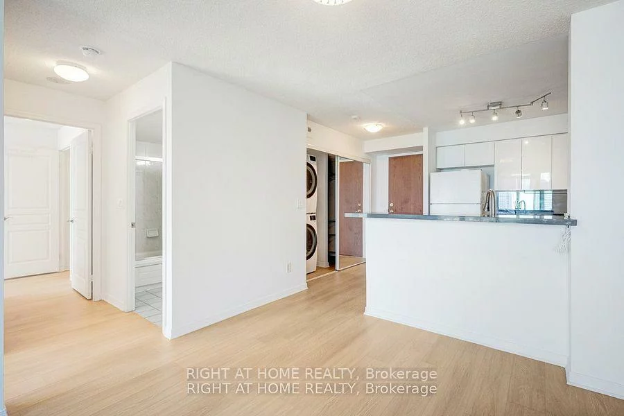 2565, Erin Centre, Erin Mills, Mississauga