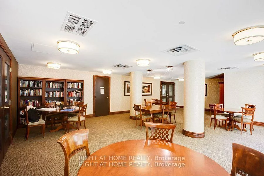2565, Erin Centre, Erin Mills, Mississauga