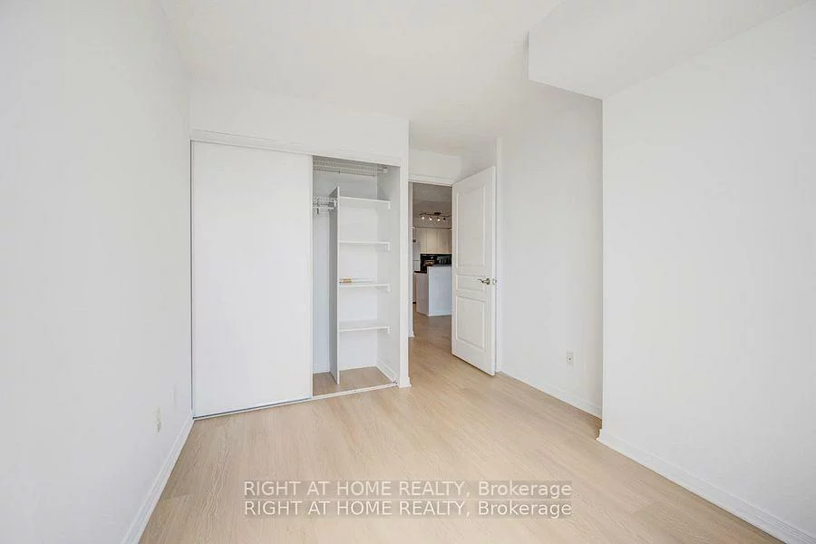 2565, Erin Centre, Erin Mills, Mississauga
