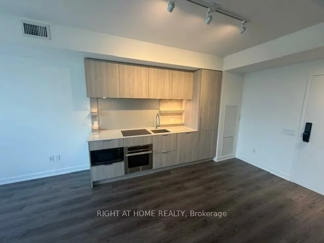 28, Ann, Port Credit, Mississauga