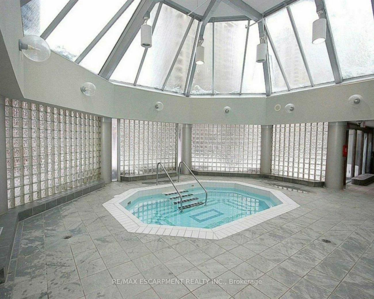 325, Webb, City Centre, Mississauga