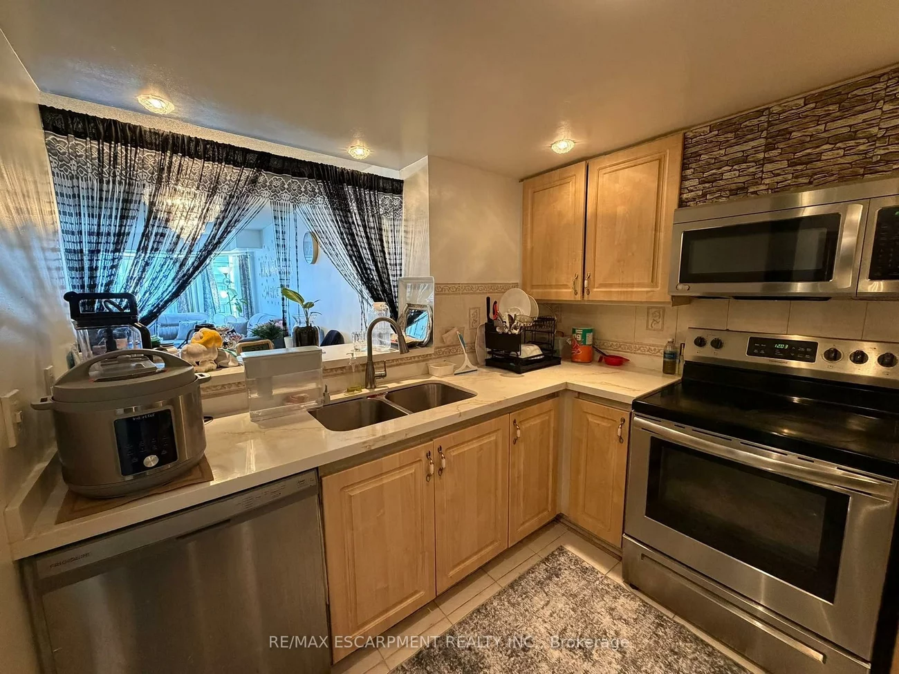 325, Webb, City Centre, Mississauga