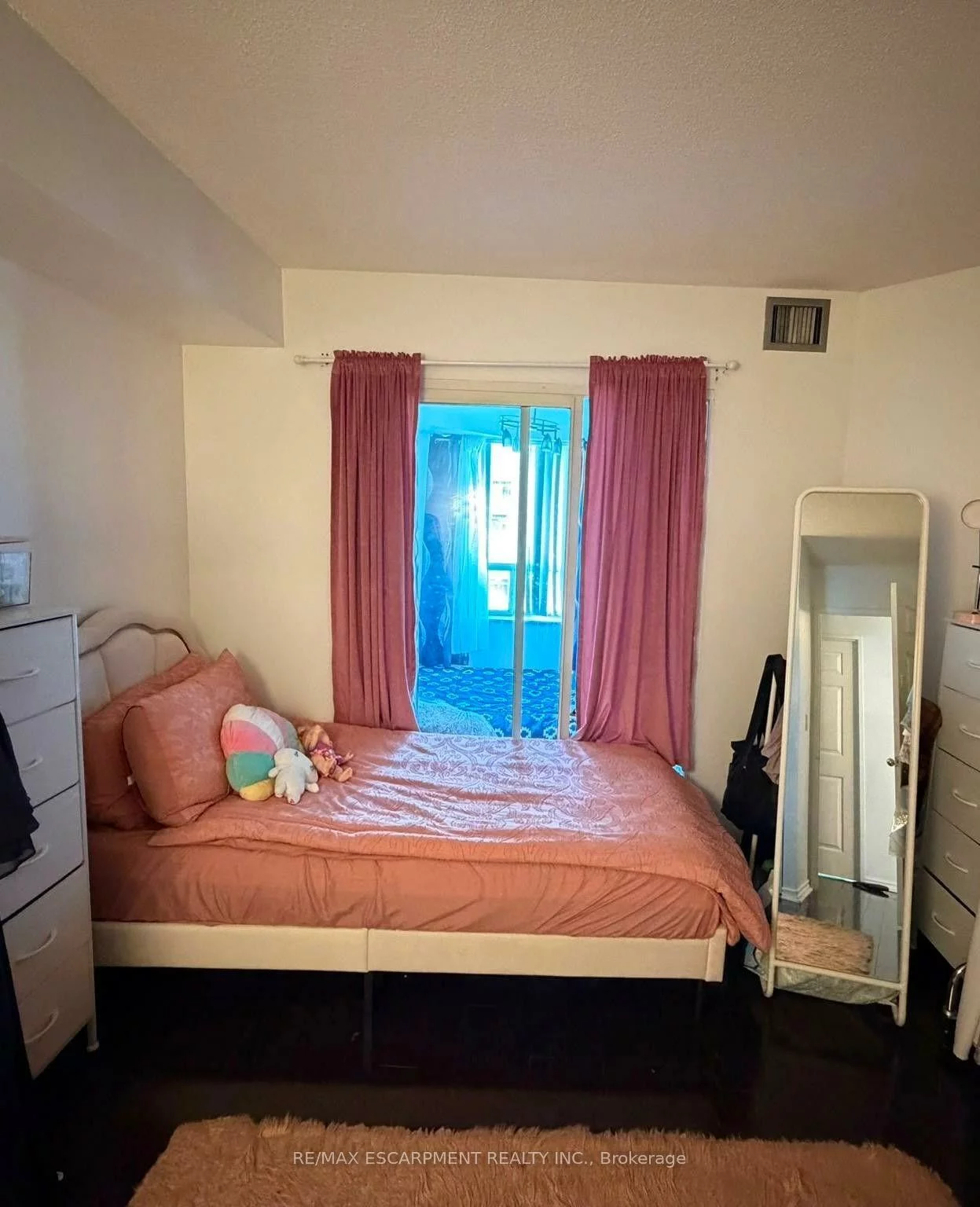 325, Webb, City Centre, Mississauga