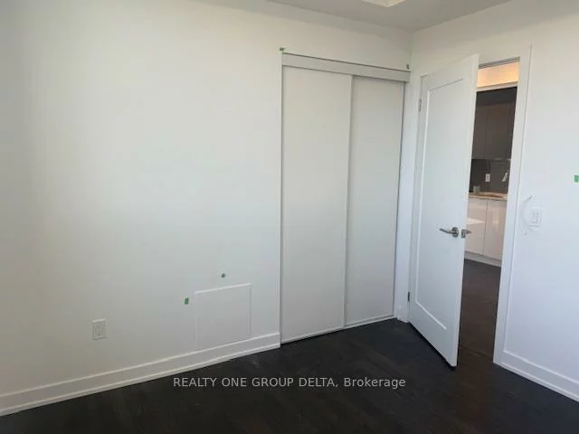 5081, Hurontario, Hurontario, Mississauga