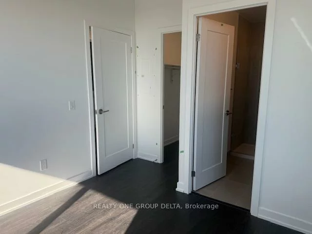5081, Hurontario, Hurontario, Mississauga