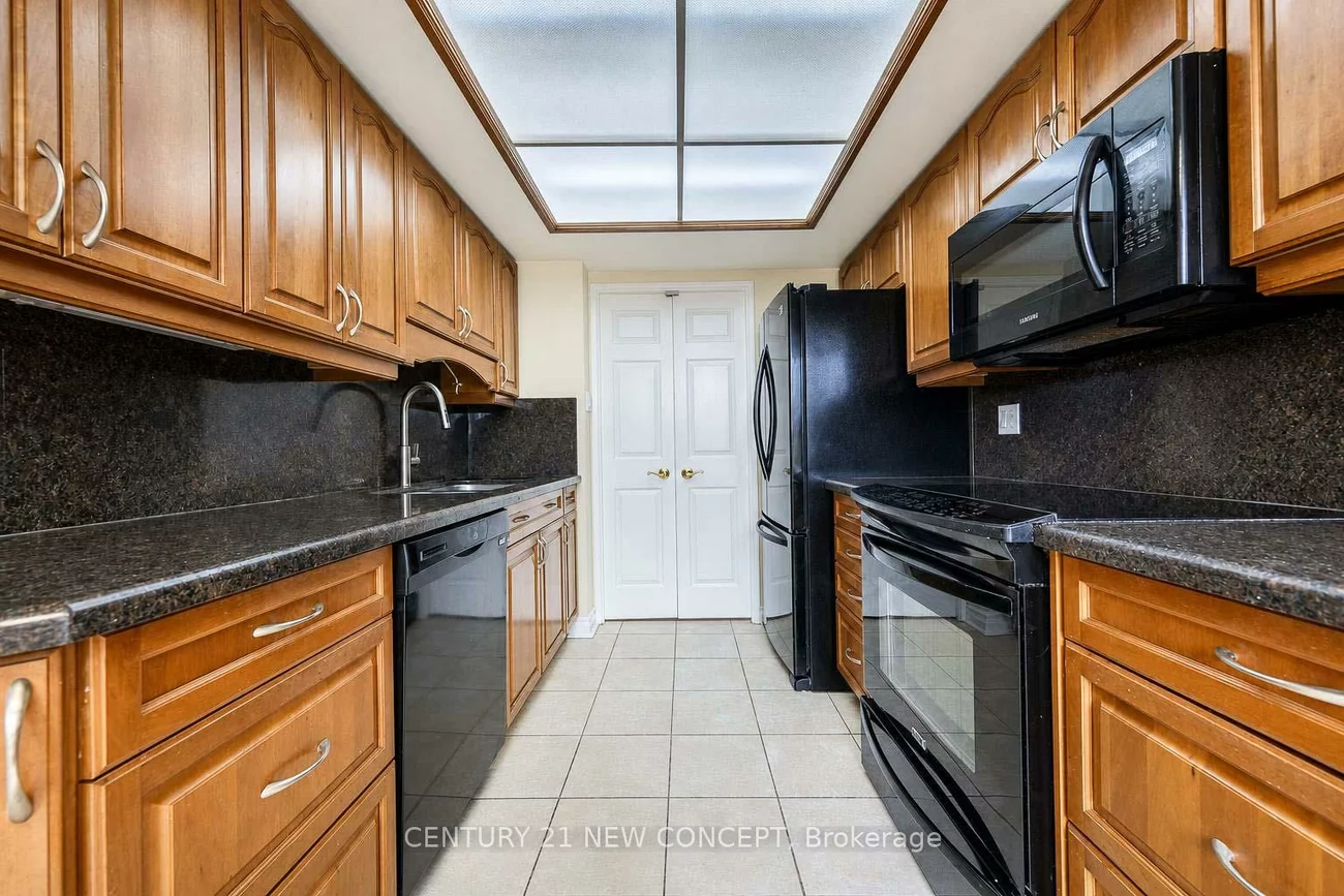 250, Webb, City Centre, Mississauga