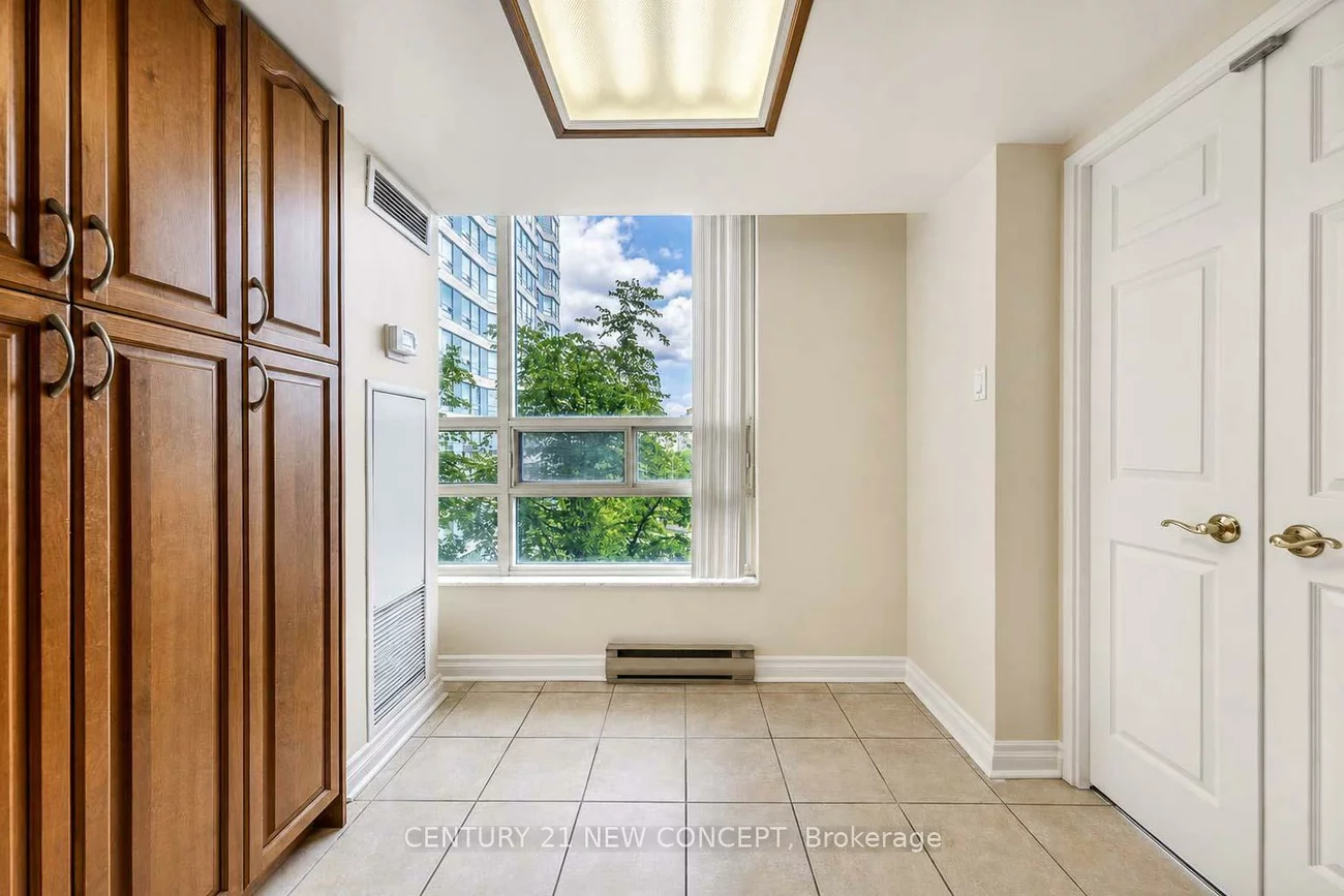 250, Webb, City Centre, Mississauga