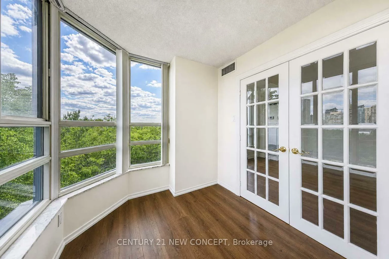 250, Webb, City Centre, Mississauga