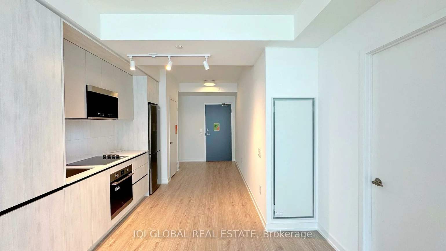 2485, Eglinton, Central Erin Mills, Mississauga